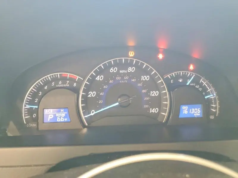 2014 TOYOTA CAMRY XLE  