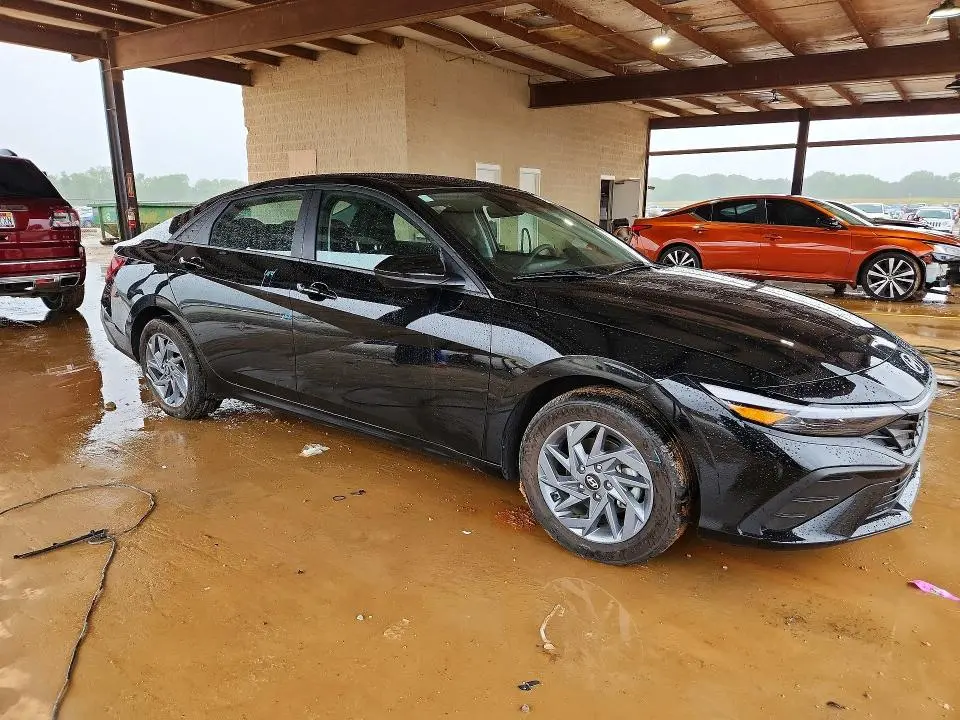 2024 HYUNDAI ELANTRA BLUE  