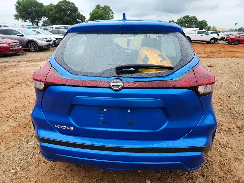2024 NISSAN KICKS S  