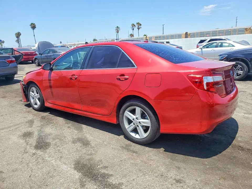 2014 TOYOTA CAMRY SE  