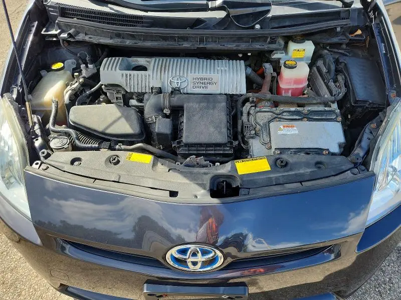 2010 TOYOTA PRIUS III  