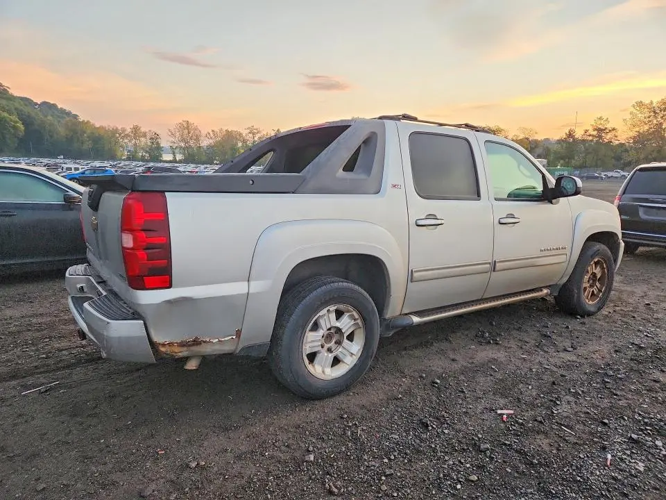 2011 CHEVROLET AVALANCHE LT  