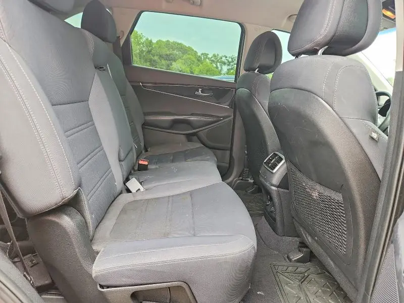 2017 KIA SORENTO LX V6  