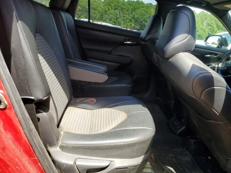 2021 TOYOTA HIGHLANDER XSE  