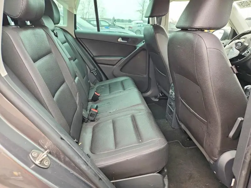 2014 VOLKSWAGEN TIGUAN S  