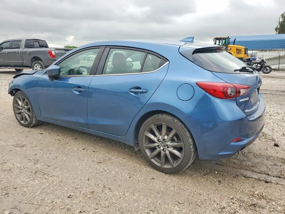 2018 MAZDA 3 TOURING  