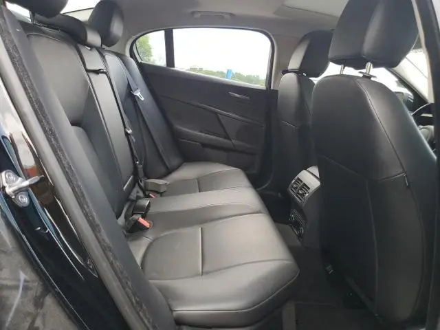 2017 JAGUAR XE PREMIUM  