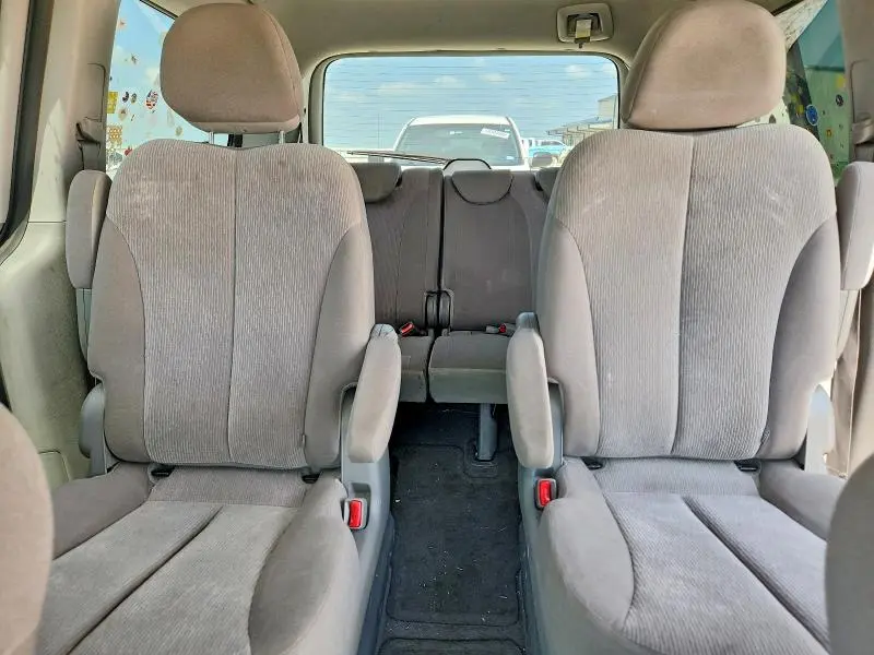 2014 KIA SEDONA LX  