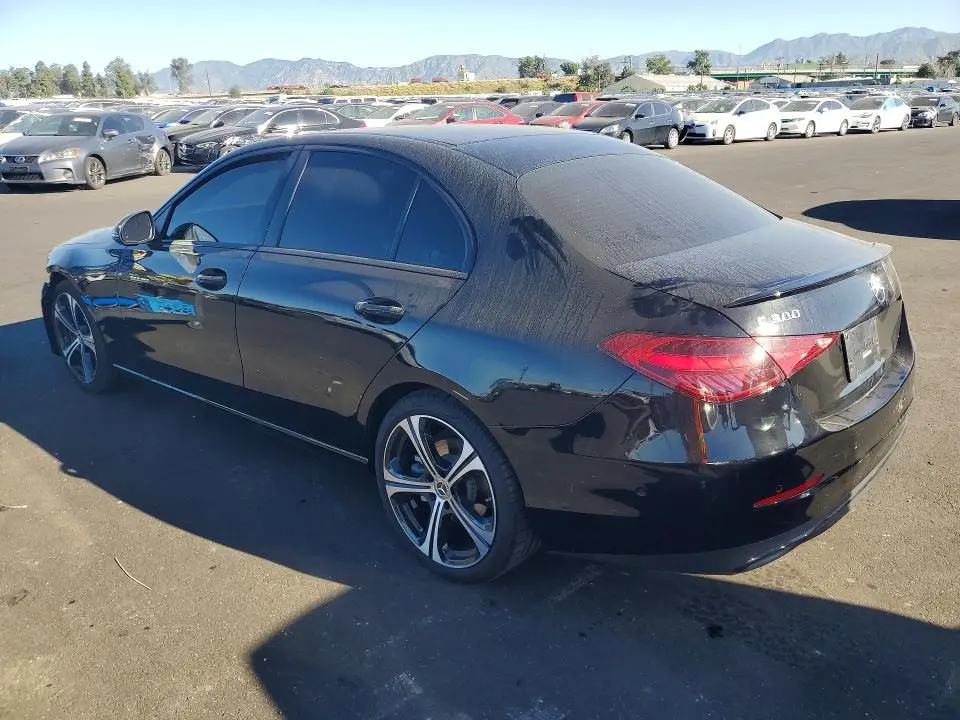 2025 MERCEDES-BENZ C 300  