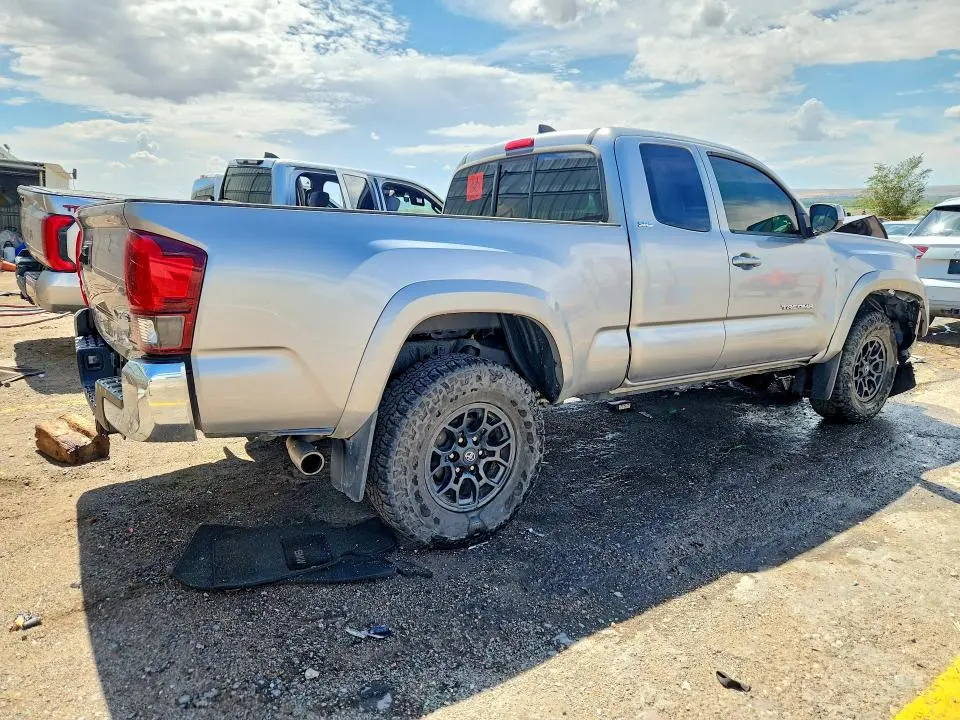 2020 TOYOTA TACOMA SR5 V6  