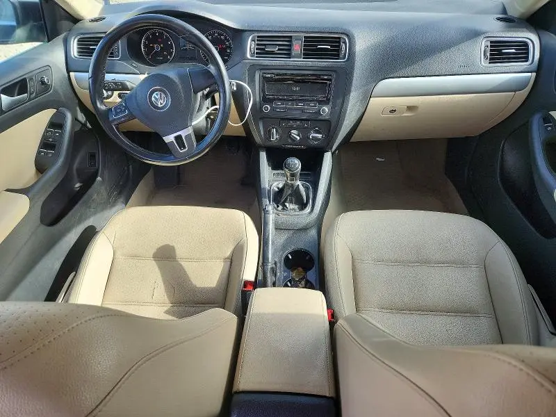 2013 VOLKSWAGEN JETTA SE  