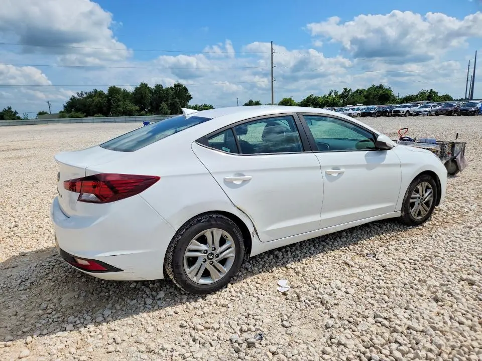 2020 HYUNDAI ELANTRA SEL  