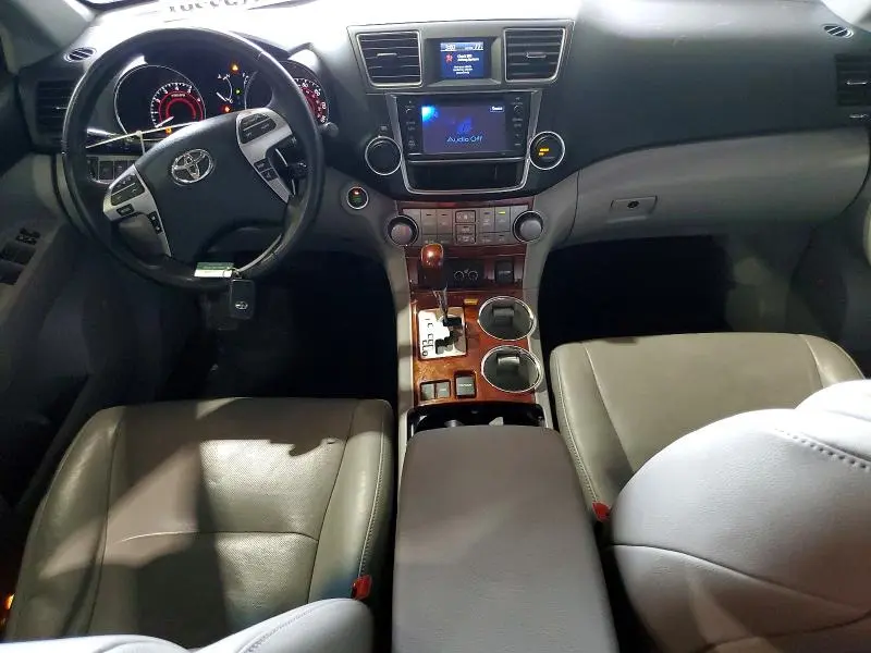 2013 TOYOTA HIGHLANDER LIMITED  
