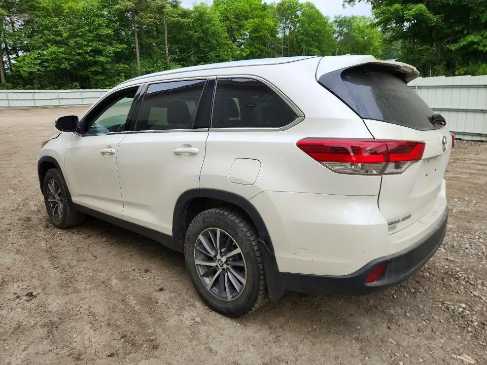 2019 TOYOTA HIGHLANDER XLE  