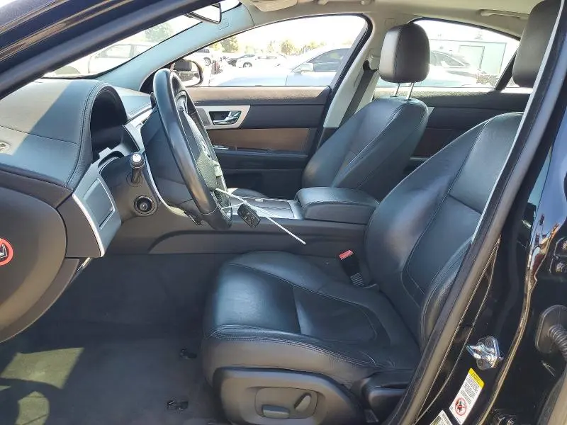 2013 JAGUAR XF   