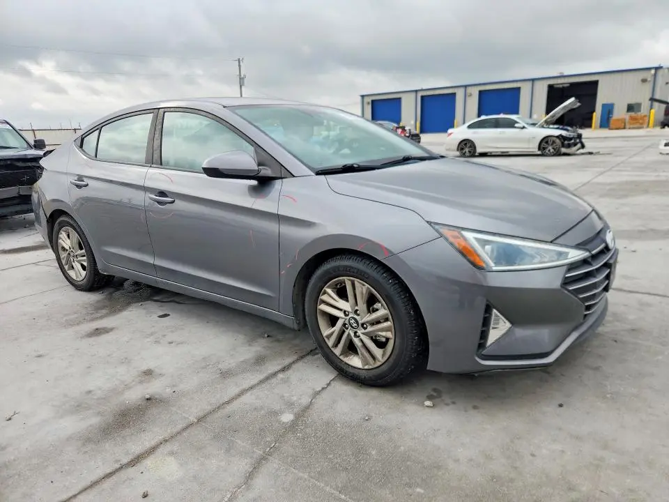 2019 HYUNDAI ELANTRA SEL  