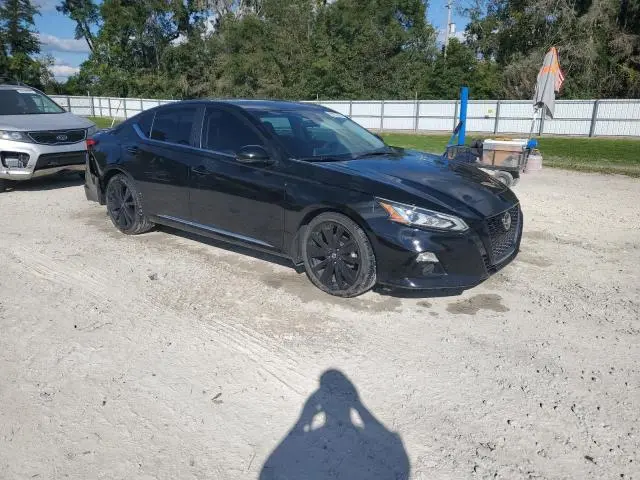 2022 NISSAN ALTIMA SR  