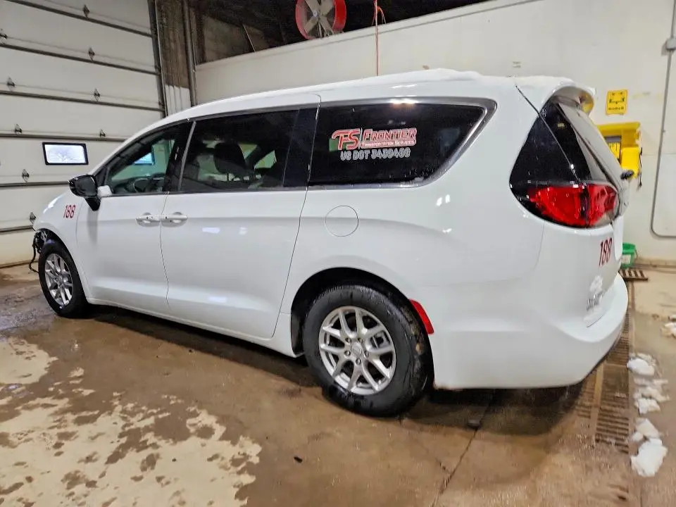 2025 CHRYSLER VOYAGER LX  