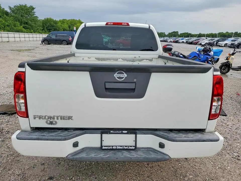2017 NISSAN FRONTIER S  