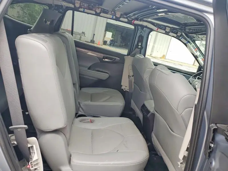 2021 TOYOTA HIGHLANDER LIMITED  