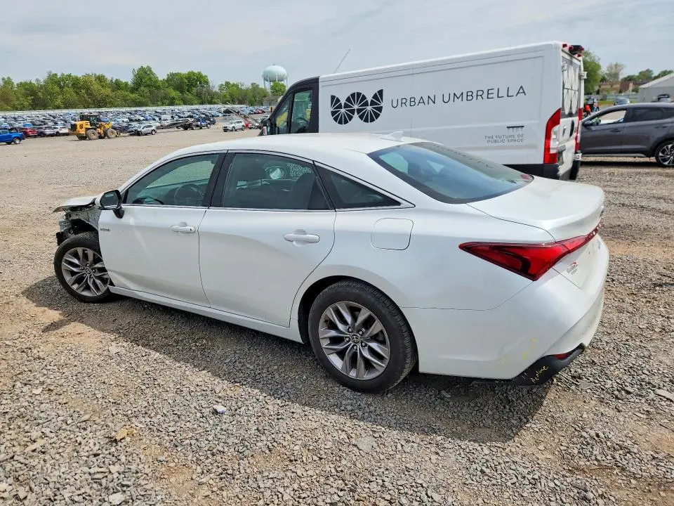 2021 TOYOTA AVALON XLE  
