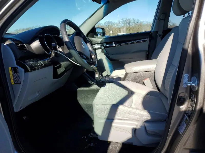 2011 KIA SORENTO BASE  