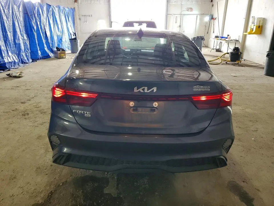 2023 KIA FORTE LX  
