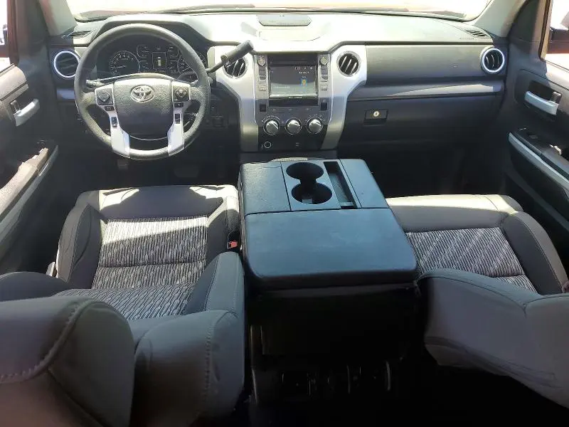 2018 TOYOTA TUNDRA CREWMAX SR5  