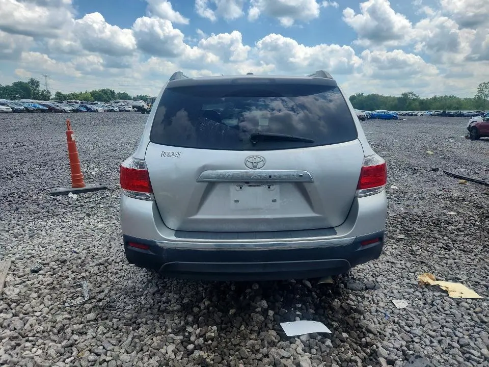 2011 TOYOTA HIGHLANDER LIMITED  