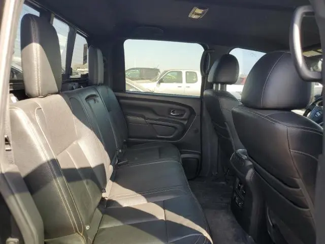 2019 NISSAN TITAN SV  