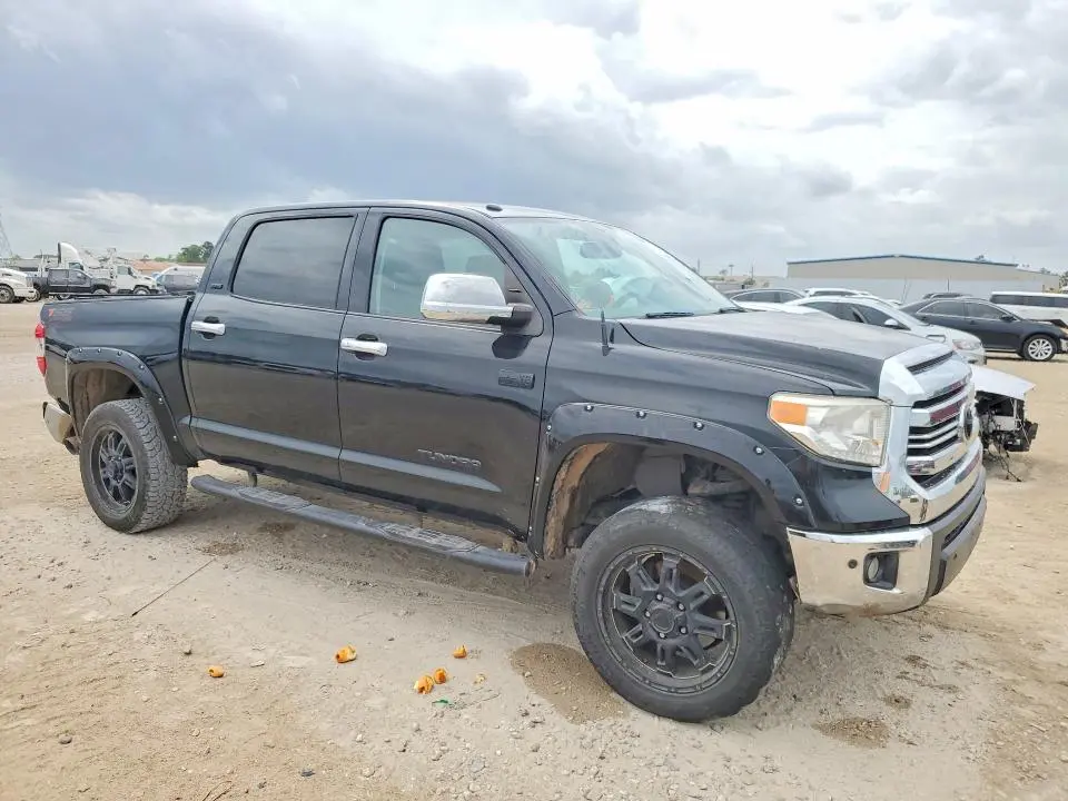 2017 TOYOTA TUNDRA SR5  