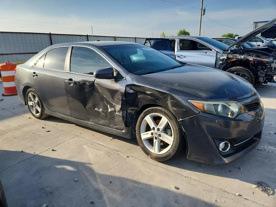2012 TOYOTA CAMRY SE  