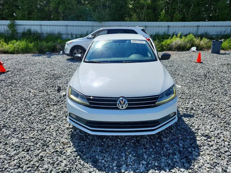 2017 VOLKSWAGEN JETTA SPORT  
