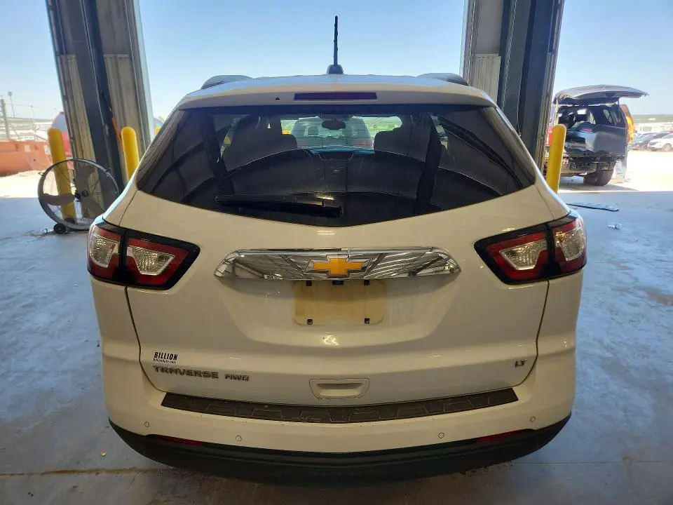 2017 CHEVROLET TRAVERSE LT  