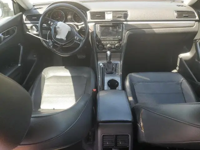 2017 VOLKSWAGEN PASSAT SE  