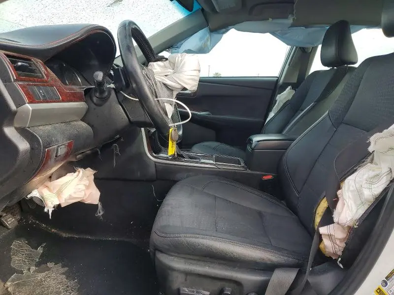 2015 TOYOTA CAMRY SE  