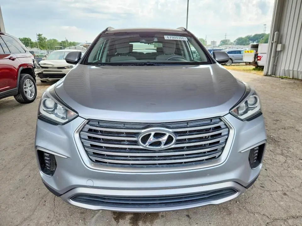 2017 HYUNDAI SANTA FE SE  