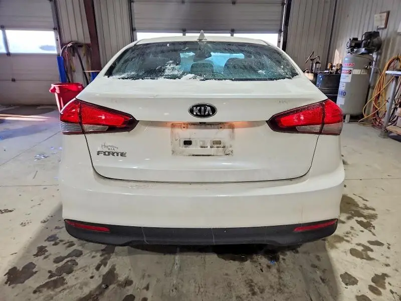 2018 KIA FORTE LX  