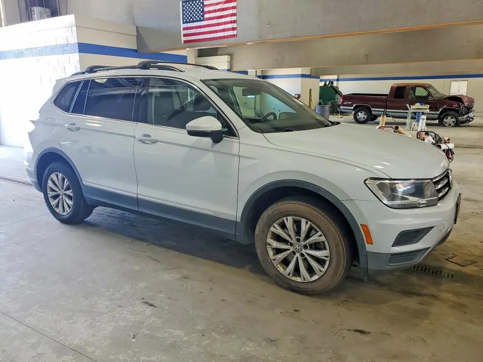 2018 VOLKSWAGEN TIGUAN SE  