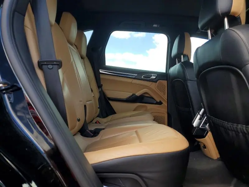 2014 PORSCHE CAYENNE   