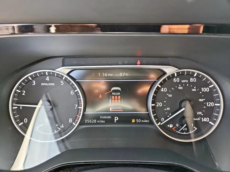2024 NISSAN PATHFINDER SV  