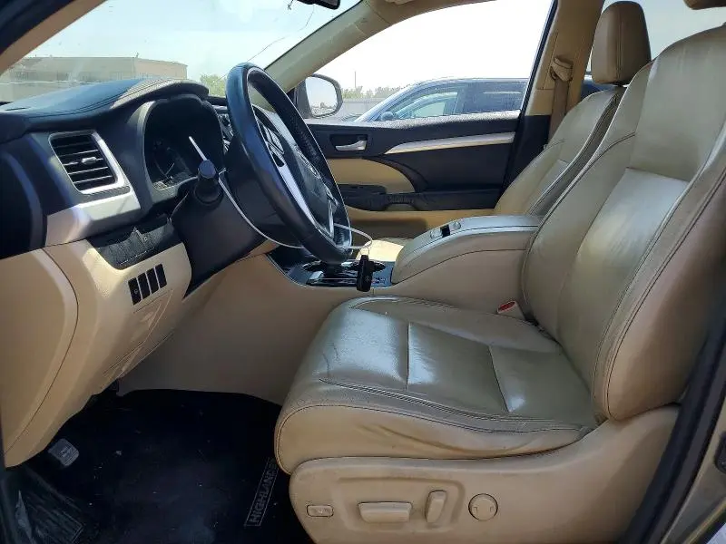2016 TOYOTA HIGHLANDER XLE  