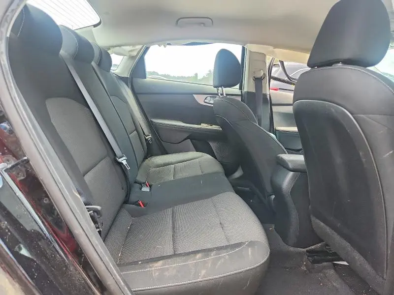 2022 KIA FORTE LXS  