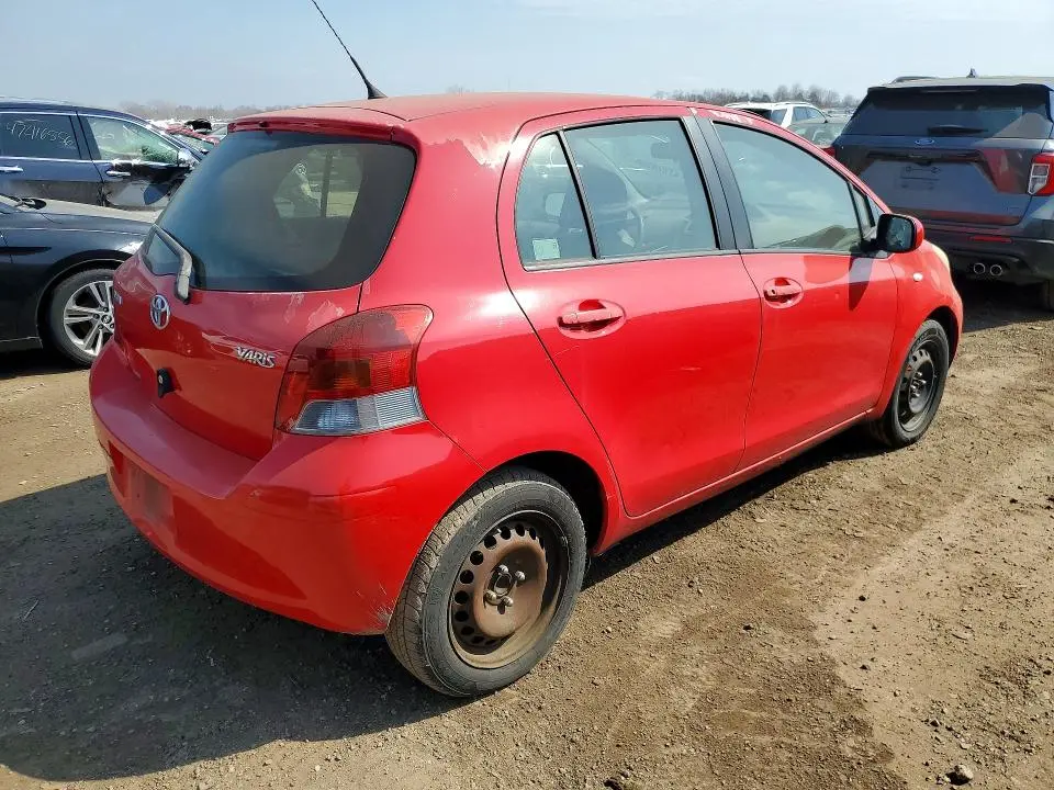 2011 TOYOTA YARIS BASE  