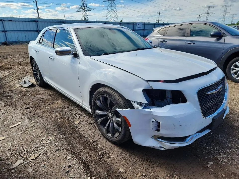 2019 CHRYSLER 300 LIMITED  