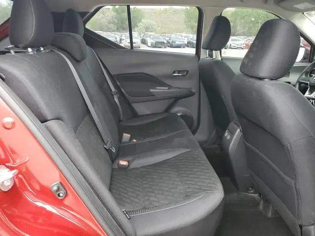 2024 NISSAN KICKS SV  