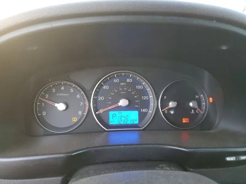 2012 HYUNDAI SANTA FE SE  