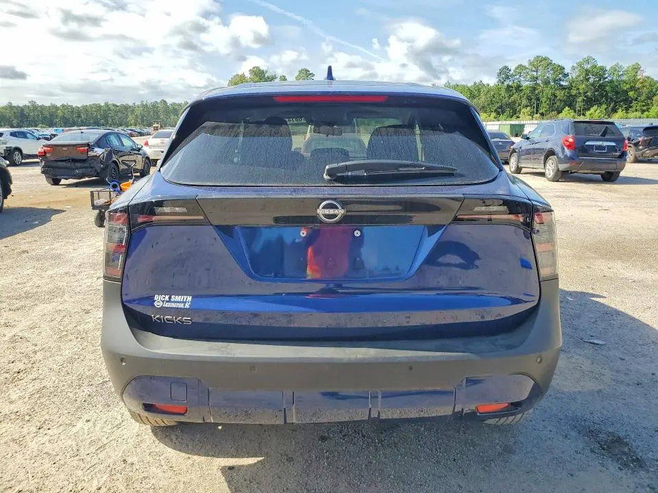 2025 NISSAN KICKS SV  