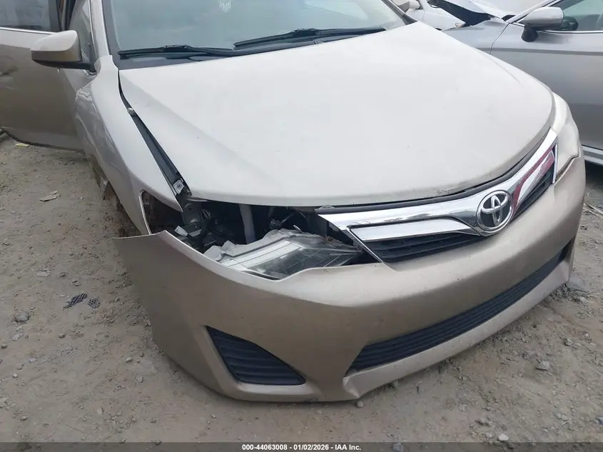 2014 TOYOTA CAMRY LE