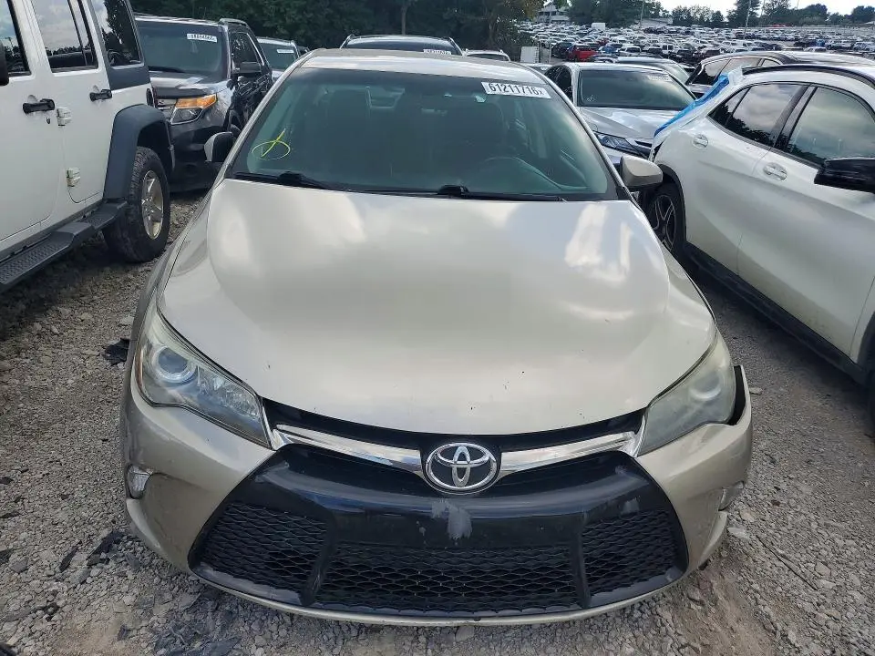 2015 TOYOTA CAMRY SE  